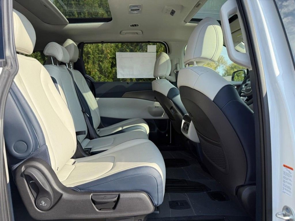 New 2026 Kia Carnival SX w/ SX Dark Edition Package image 6