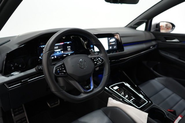 Used 2024 Volkswagen Golf R image 17