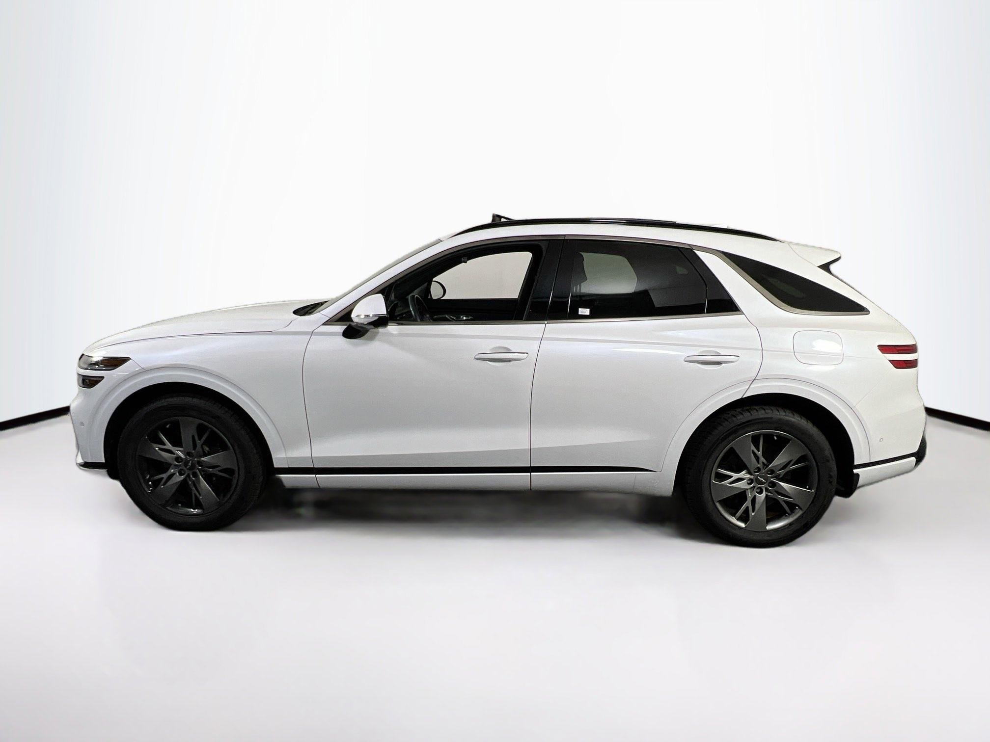 Used 2023 Genesis GV70 3.5T Sport w/ Sport Advanced Package AWD/4WD image 8