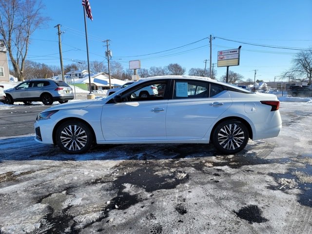 Used 2024 Nissan Altima 2.5 SV image 4