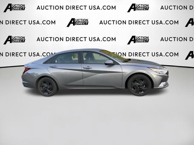 Used 2022 Hyundai Elantra SEL w/ Convenience Package FWD image 6