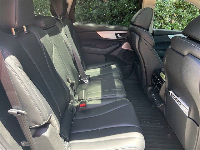 Certified 2026 Acura MDX w/ Technology Package FWD image 32