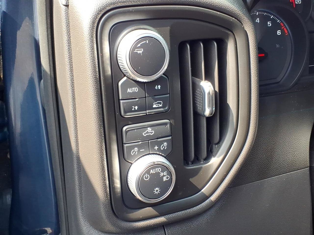 Used 2021 GMC Sierra 1500 4x4 Crew Cab w/ Sierra Value Package image 20