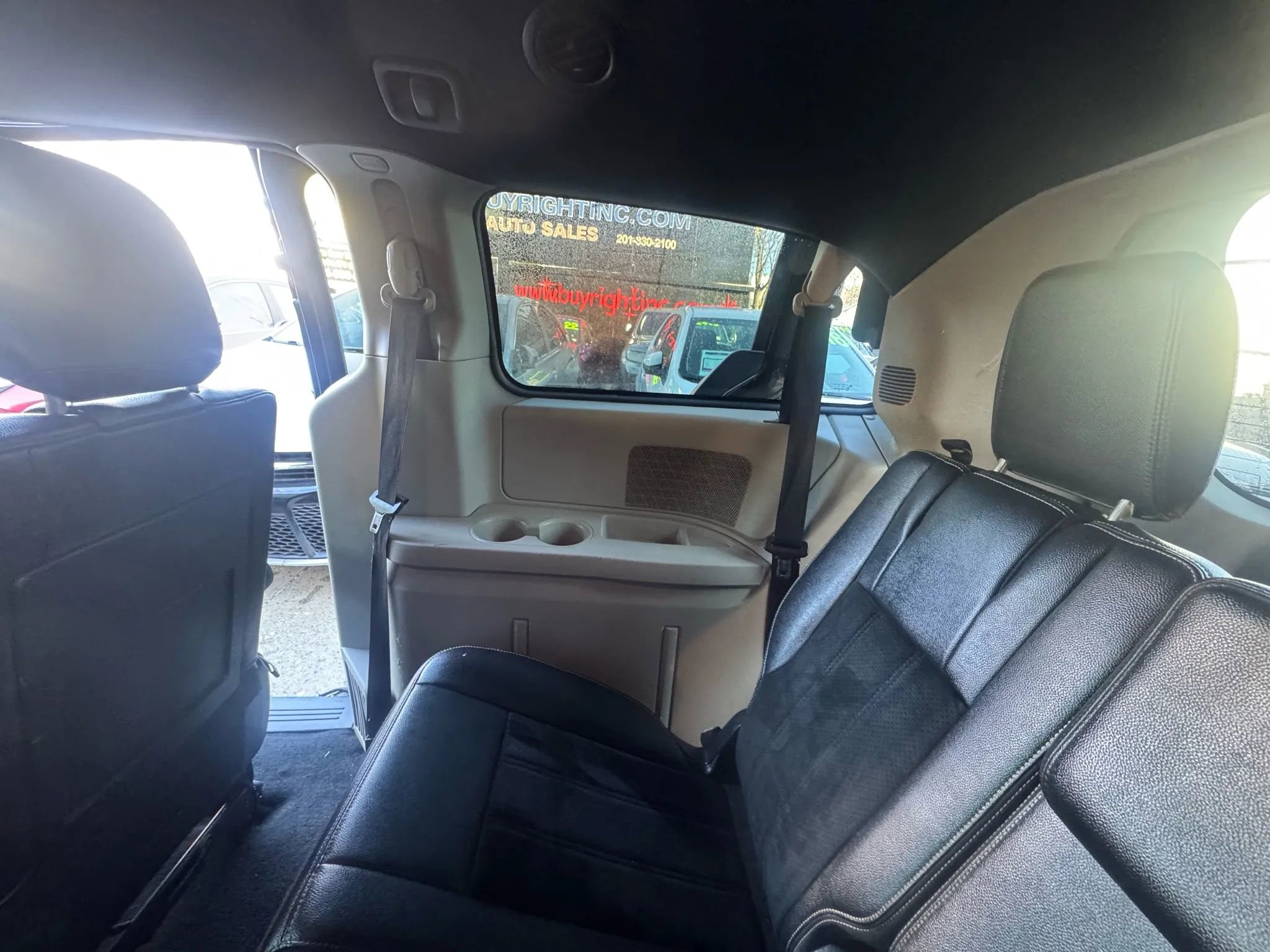 Used 2017 Dodge Grand Caravan SXT image 19