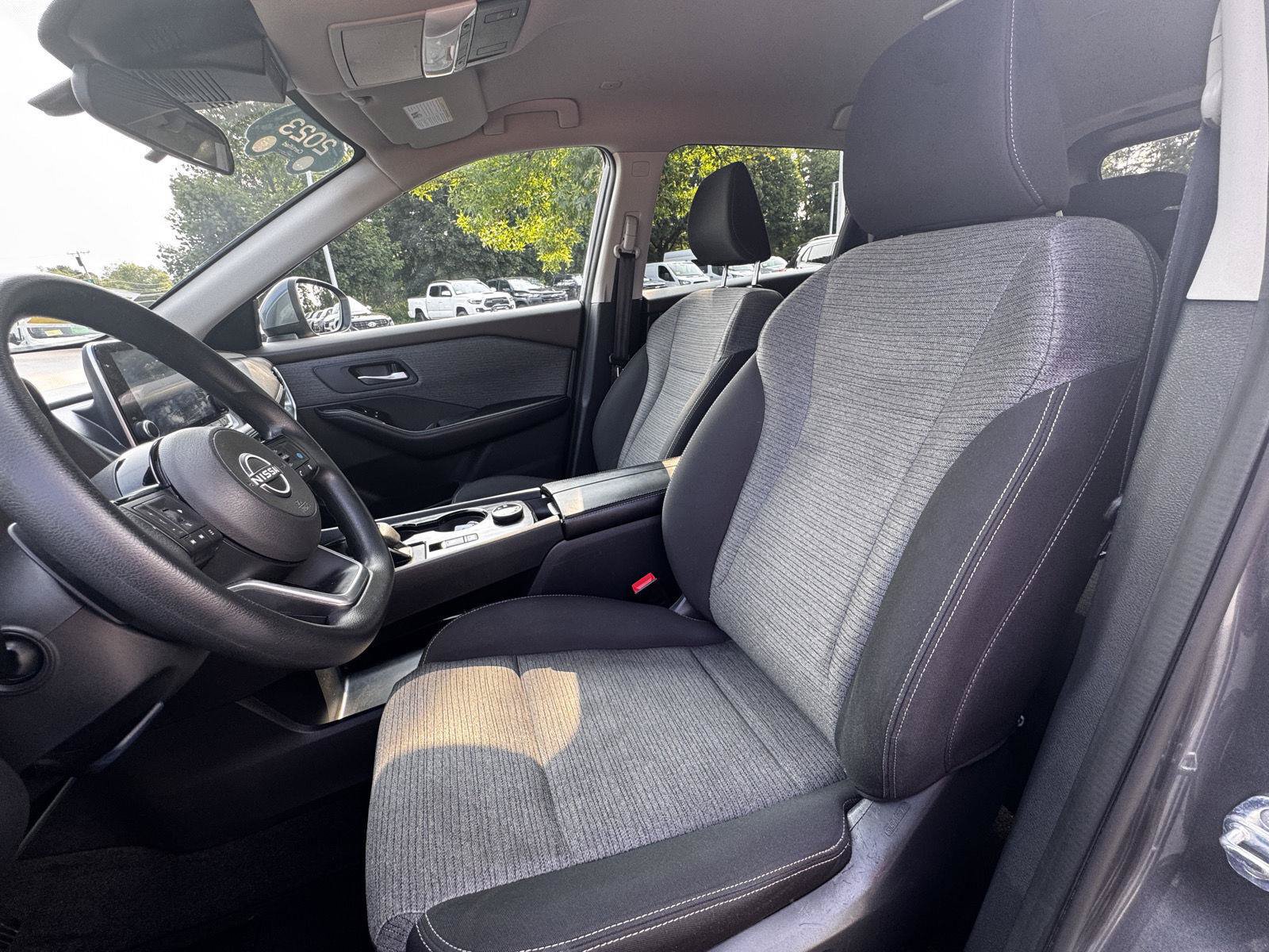 Used 2023 Nissan Rogue SV AWD/4WD image 13