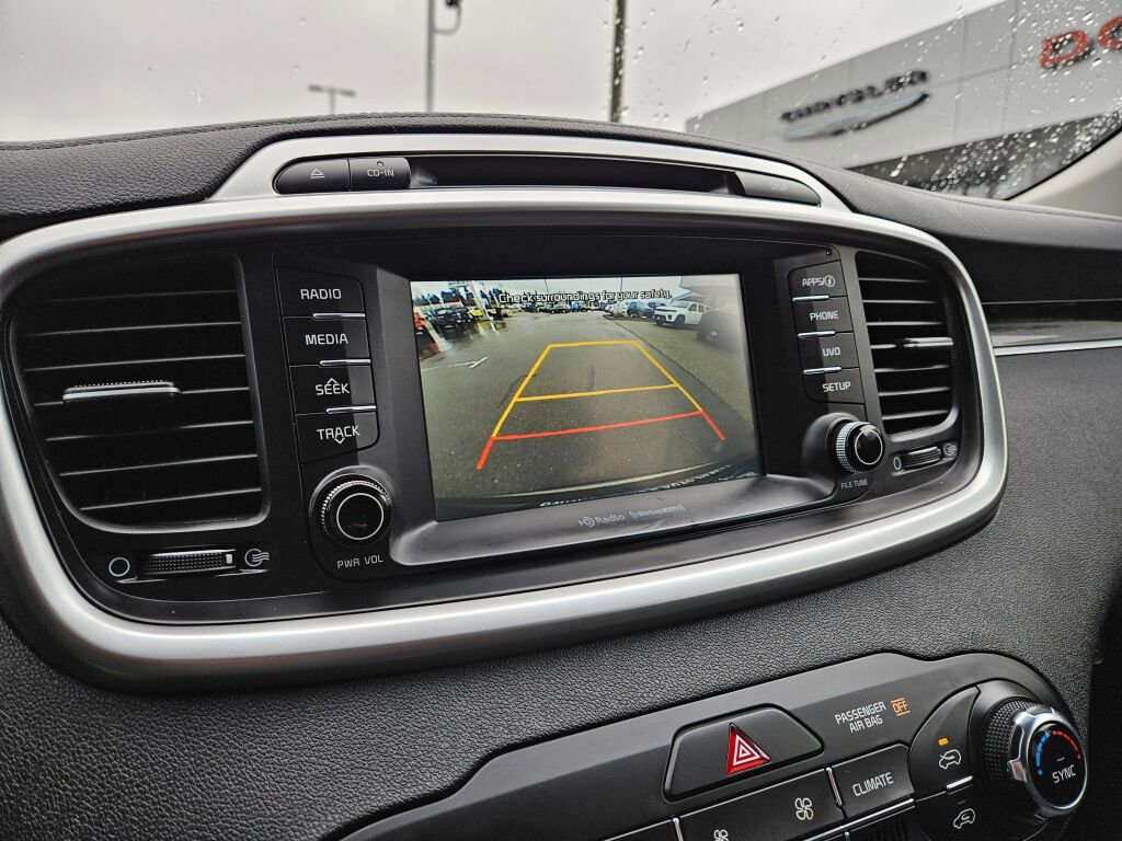 Used 2018 Kia Sorento LX image 23