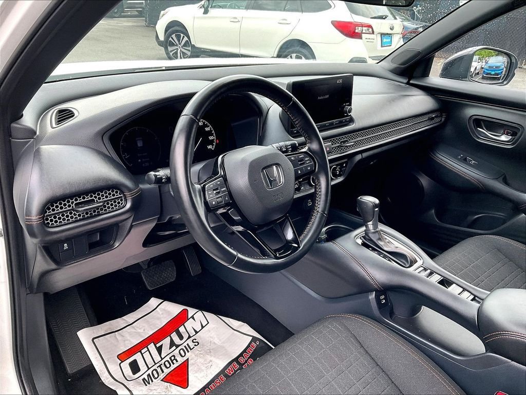 Used 2025 Honda HR-V Sport image 8
