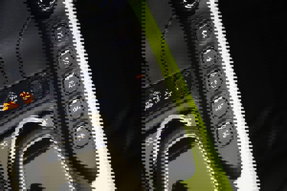 Used 2019 Aston Martin V8 Vantage Coupe RWD image 44