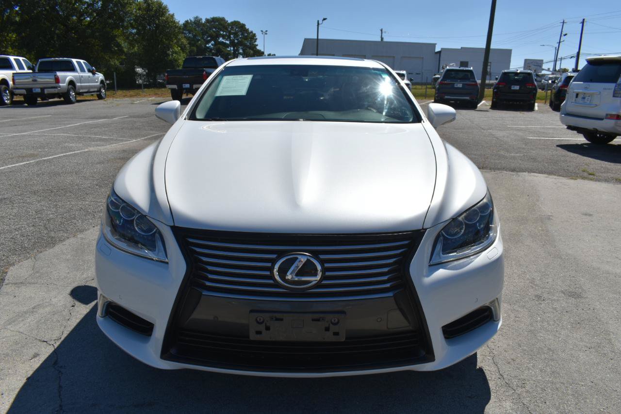 Used 2014 Lexus LS 460 w/ Comfort Package RWD image 3