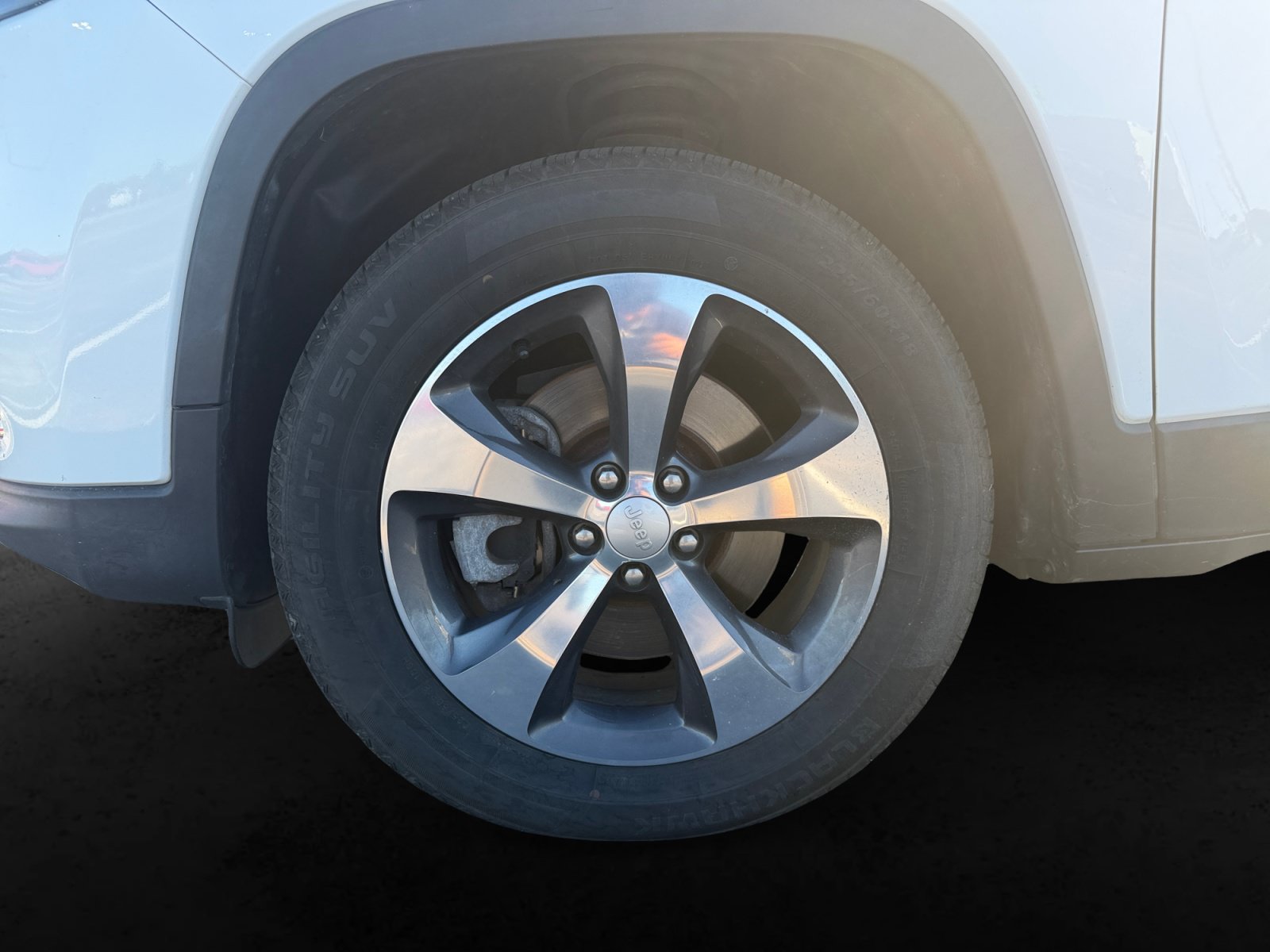 Used 2019 Jeep Cherokee Limited AWD/4WD image 23
