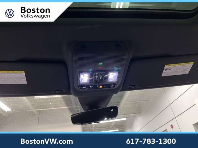 Used 2025 Volkswagen Atlas Cross Sport SEL R-Line image 23