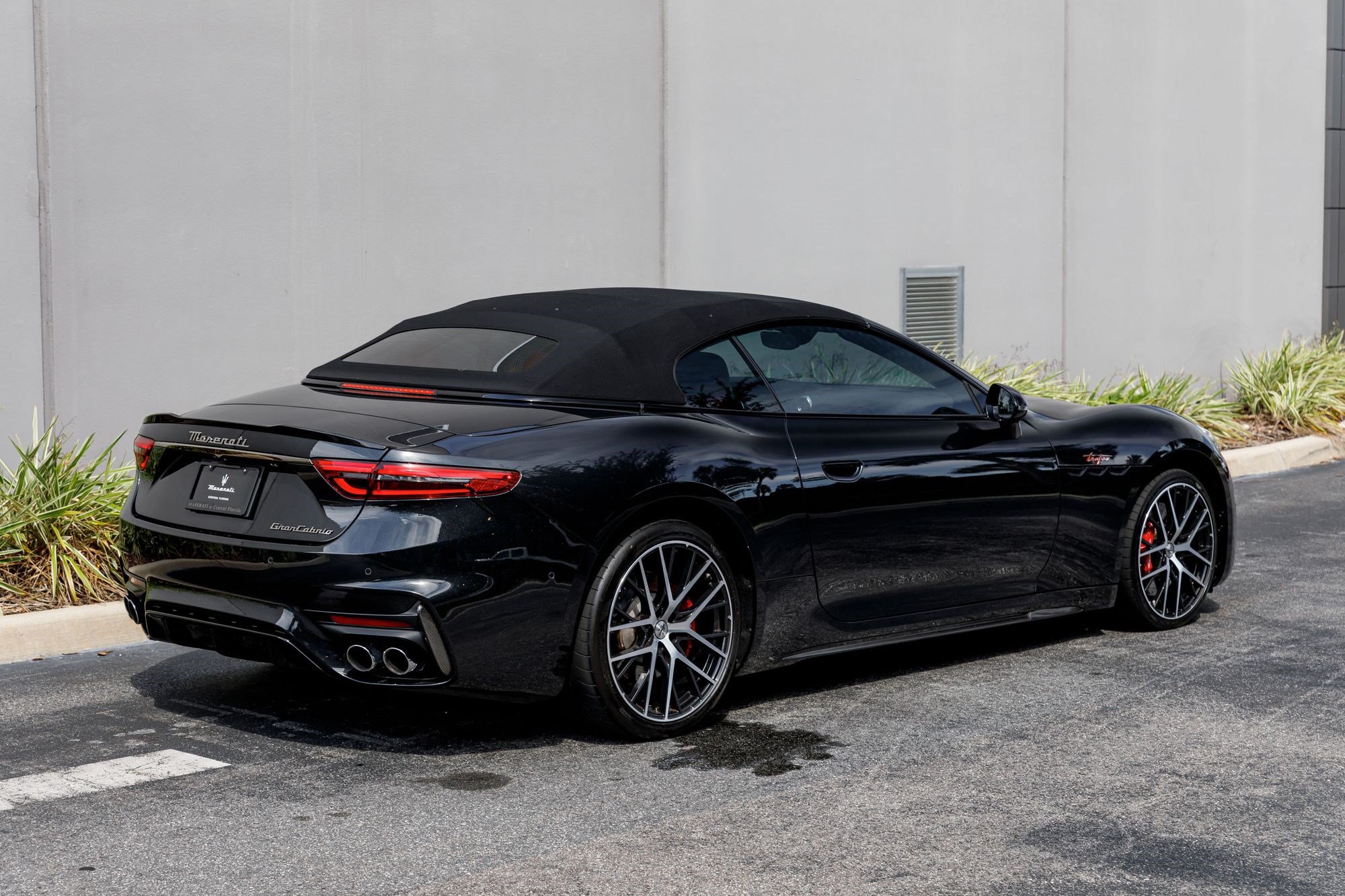 Used 2024 Maserati GranCabrio Trofeo AWD/4WD image 5
