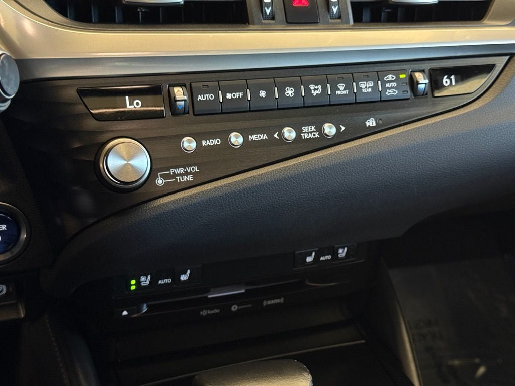 Certified 2021 Lexus ES 300h w/ Premium Package FWD image 23