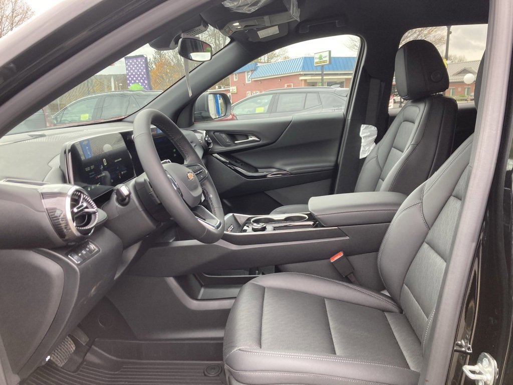 New 2026 Chevrolet Equinox LT w/ Convenience Package II image 9