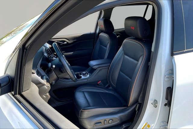 Used 2023 GMC Acadia AT4 w/ Preferred Package image 15