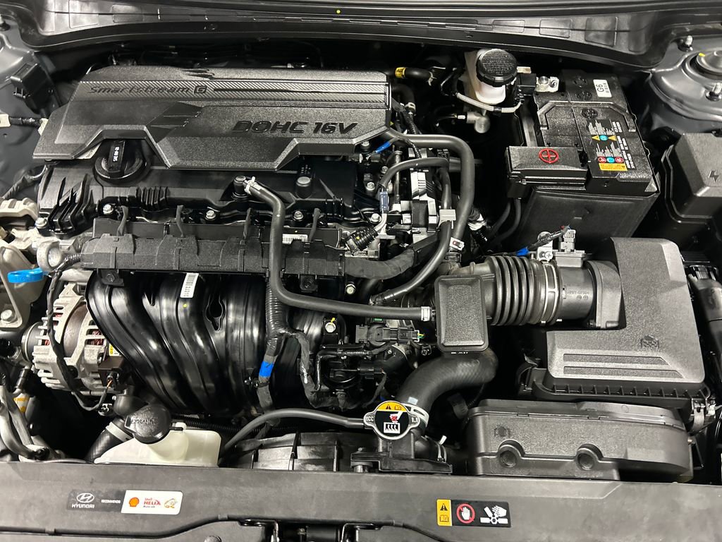 Used 2025 Hyundai Elantra SEL image 25