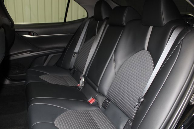 Used 2023 Toyota Camry SE image 18
