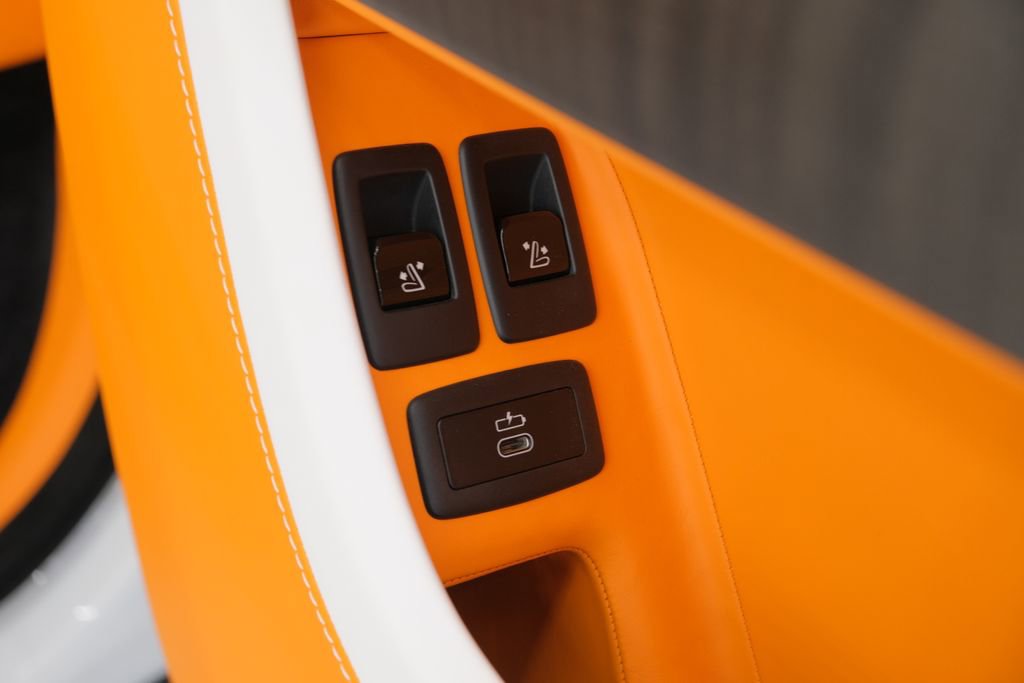 Used 2024 Rolls-Royce Cullinan image 48