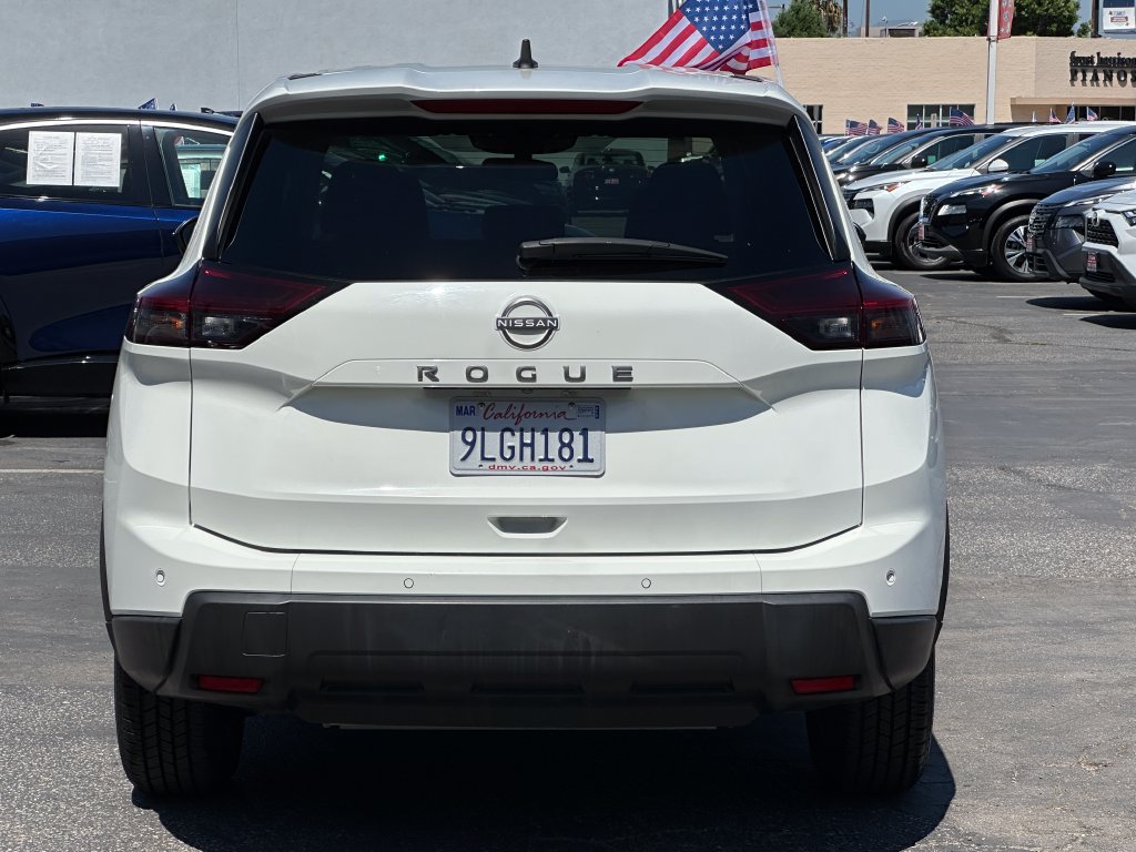 Used 2024 Nissan Rogue S FWD image 6