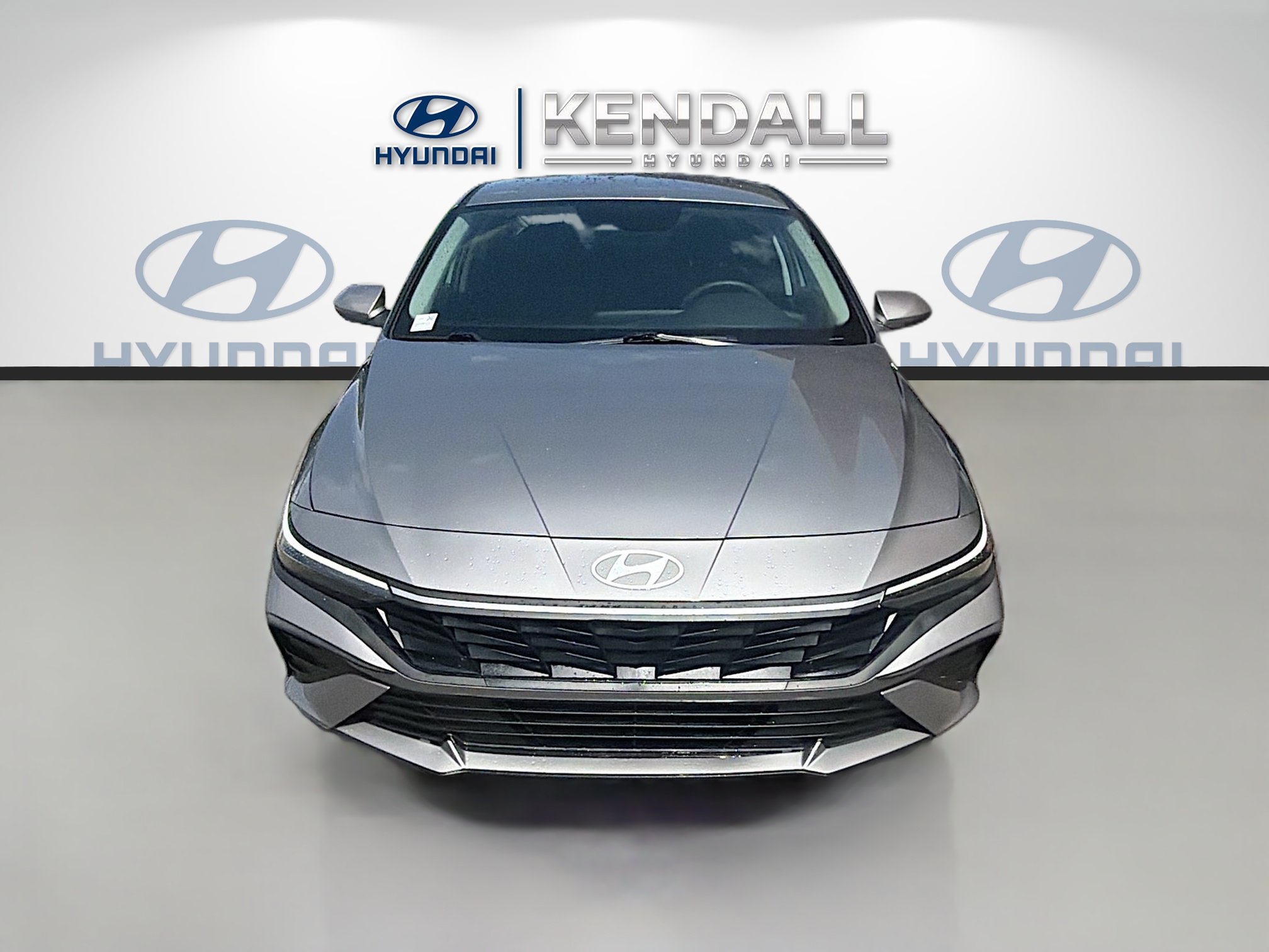 Used 2025 Hyundai Elantra SE FWD image 2