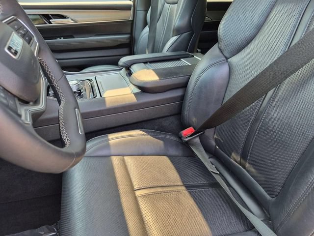 Used 2023 Jeep Wagoneer Series II AWD/4WD image 10
