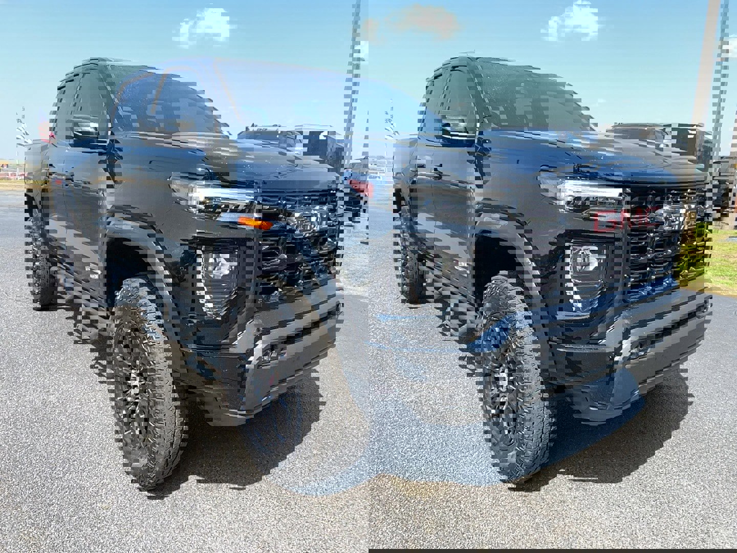 Used 2024 GMC Canyon Elevation w/ Convenience Package image 3