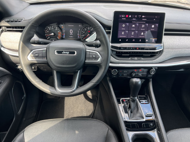 Used 2023 Jeep Compass Latitude w/ Sun and Sound Group AWD/4WD image 3
