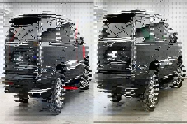 Used 2021 Cadillac Escalade Premium Luxury w/ Performance Package image 12