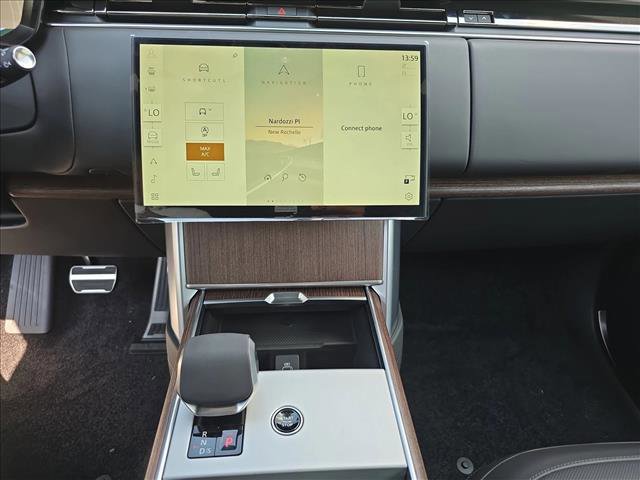 New 2025 Land Rover Range Rover Long Wheelbase SE image 22