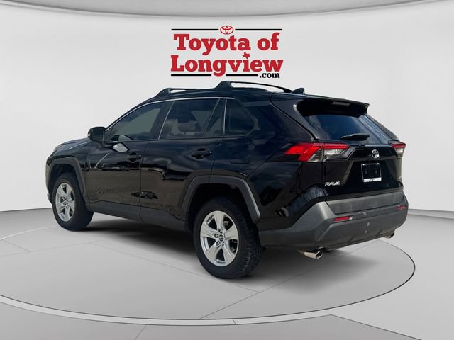 Used 2019 Toyota RAV4 XLE w/ Convenience Package FWD image 3