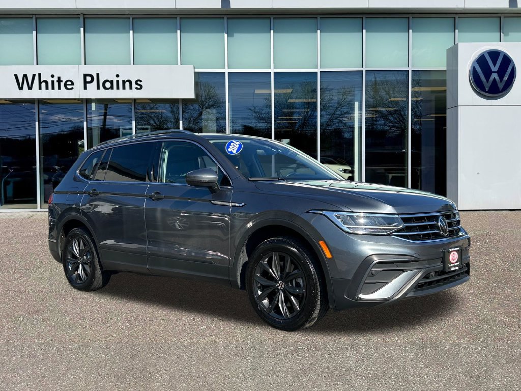 Used 2024 Volkswagen Tiguan SE AWD/4WD image 1