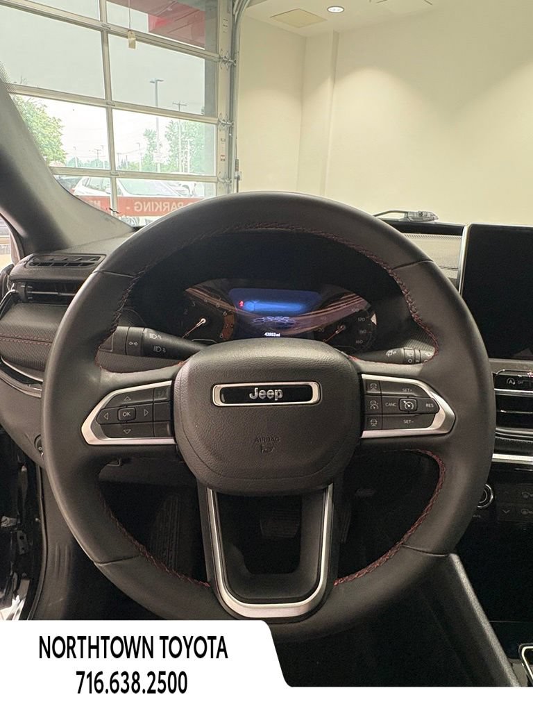 Used 2024 Jeep Compass Trailhawk AWD/4WD image 8