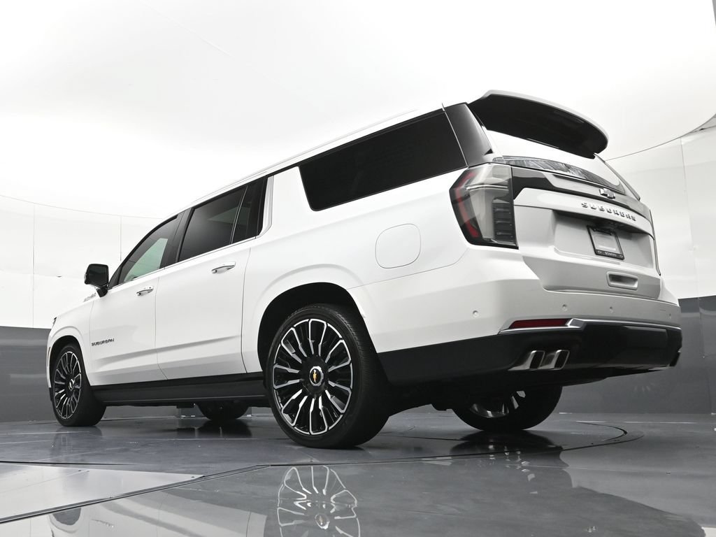 Used 2025 Chevrolet Suburban High Country AWD/4WD image 26