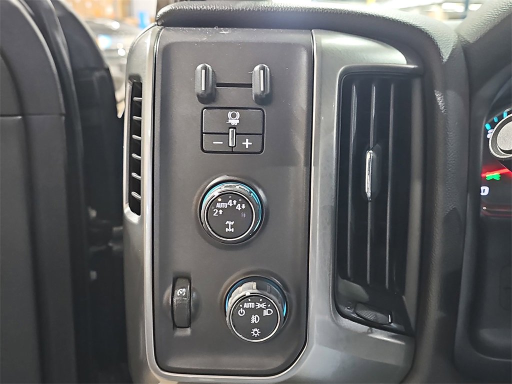 Used 2017 Chevrolet Silverado 1500 LT w/ Midnight Edition image 24