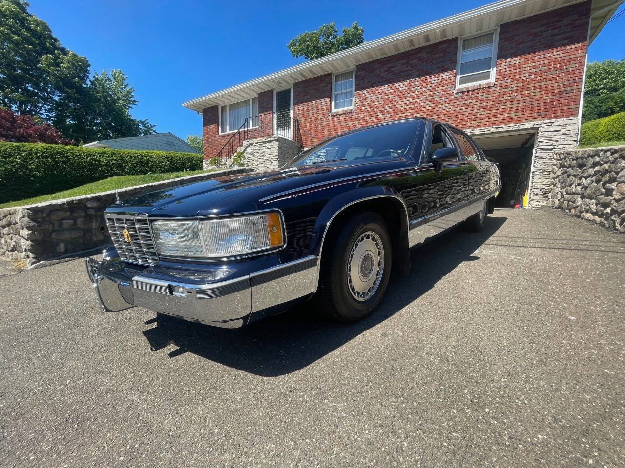 Used 1994 Cadillac Fleetwood Brougham RWD image 4