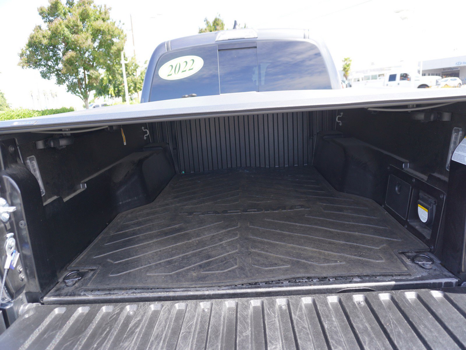 Used 2022 Toyota Tacoma TRD Off-Road w/ TRD Premium Off Road Package AWD/4WD image 37