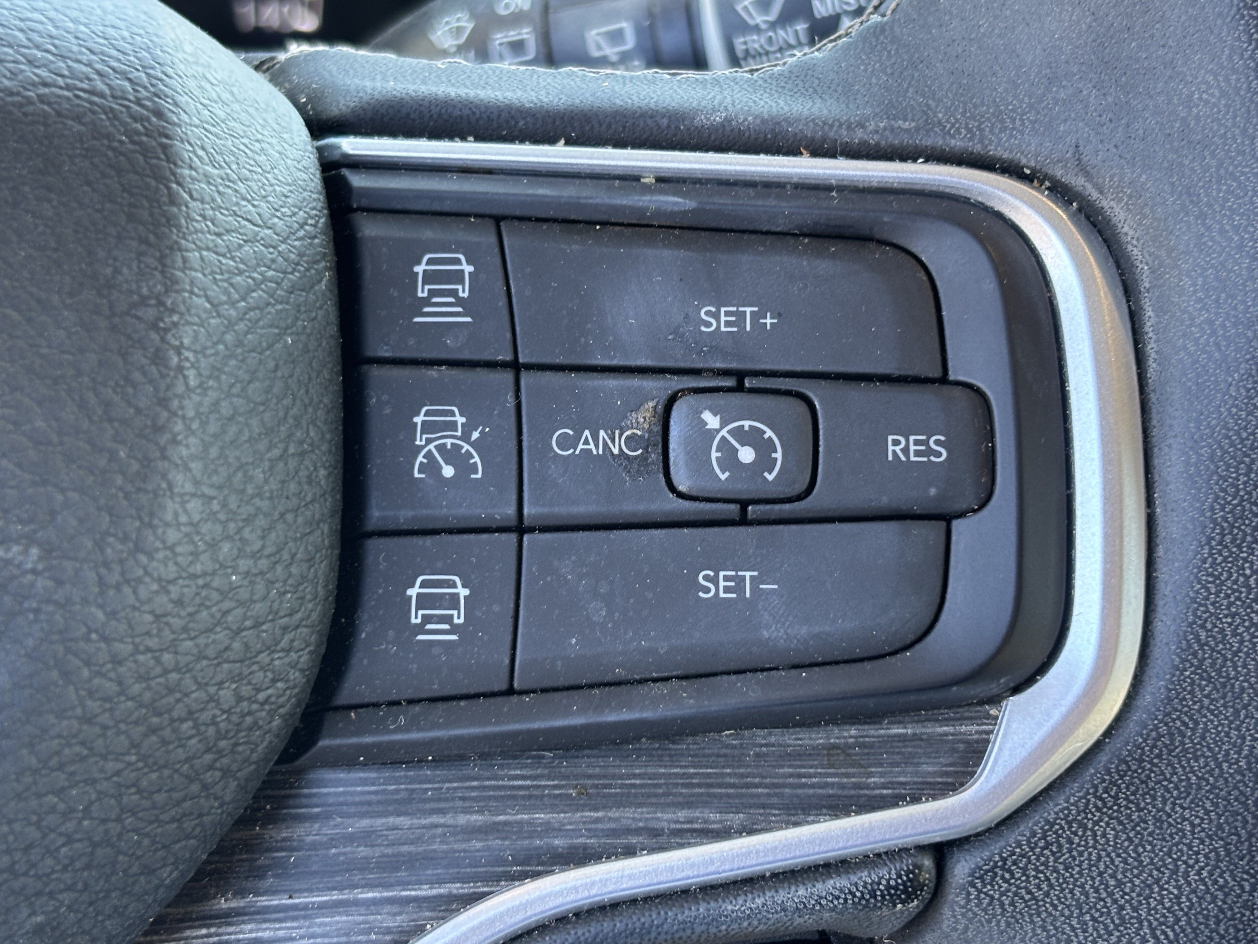 Used 2023 Jeep Wagoneer Series III w/ Premium Group I AWD/4WD image 20