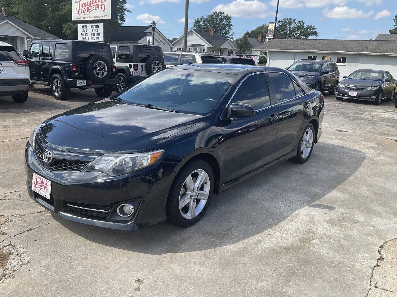Used 2014 Toyota Camry SE FWD image 7