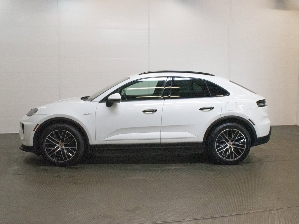 Certified 2025 Porsche Macan 4 Electric image 2
