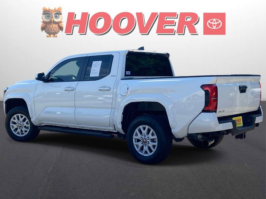 Used 2024 Toyota Tacoma SR5 AWD/4WD image 8