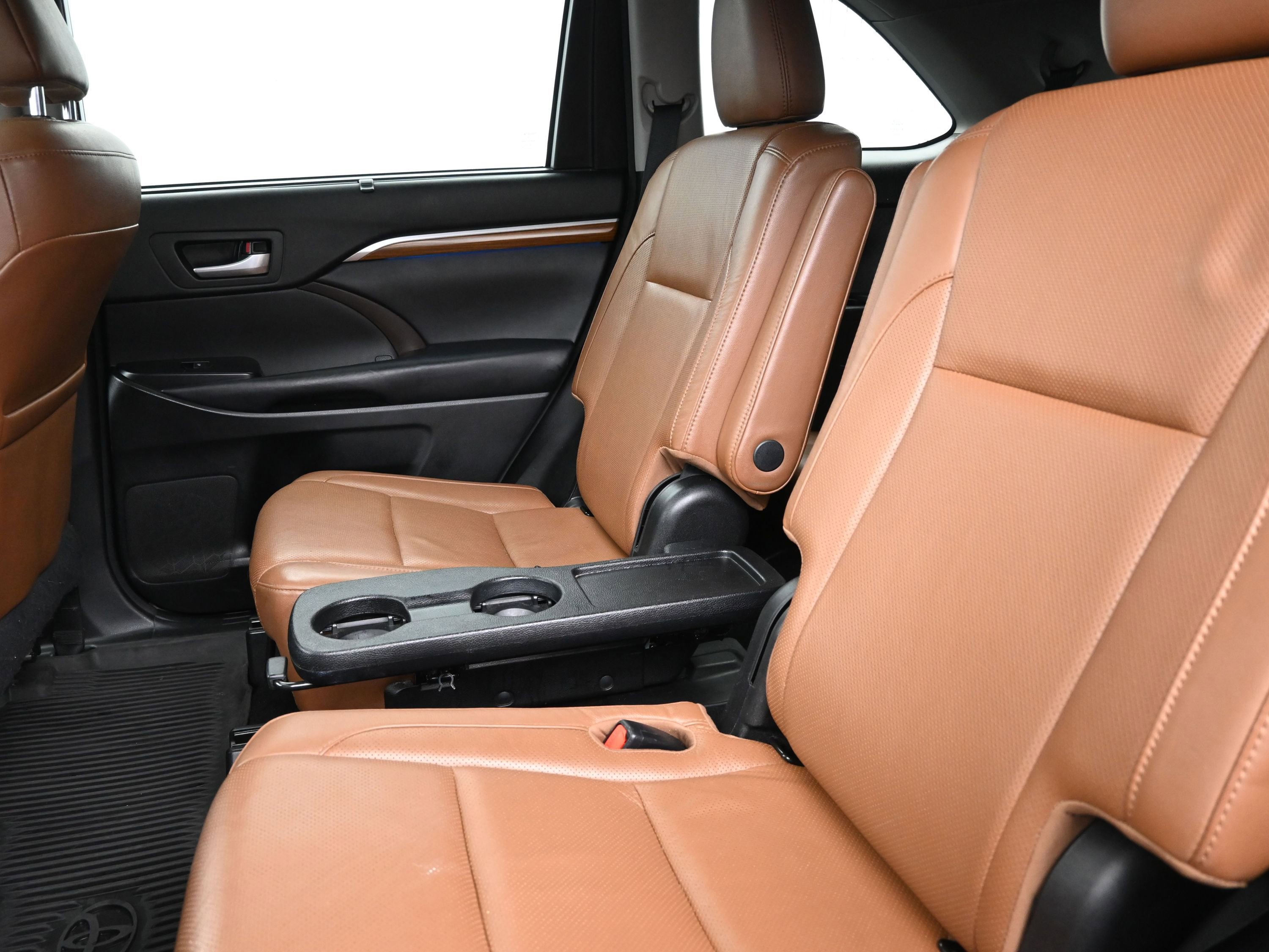 Used 2018 Toyota Highlander Limited w/ Protection Package #3 image 22