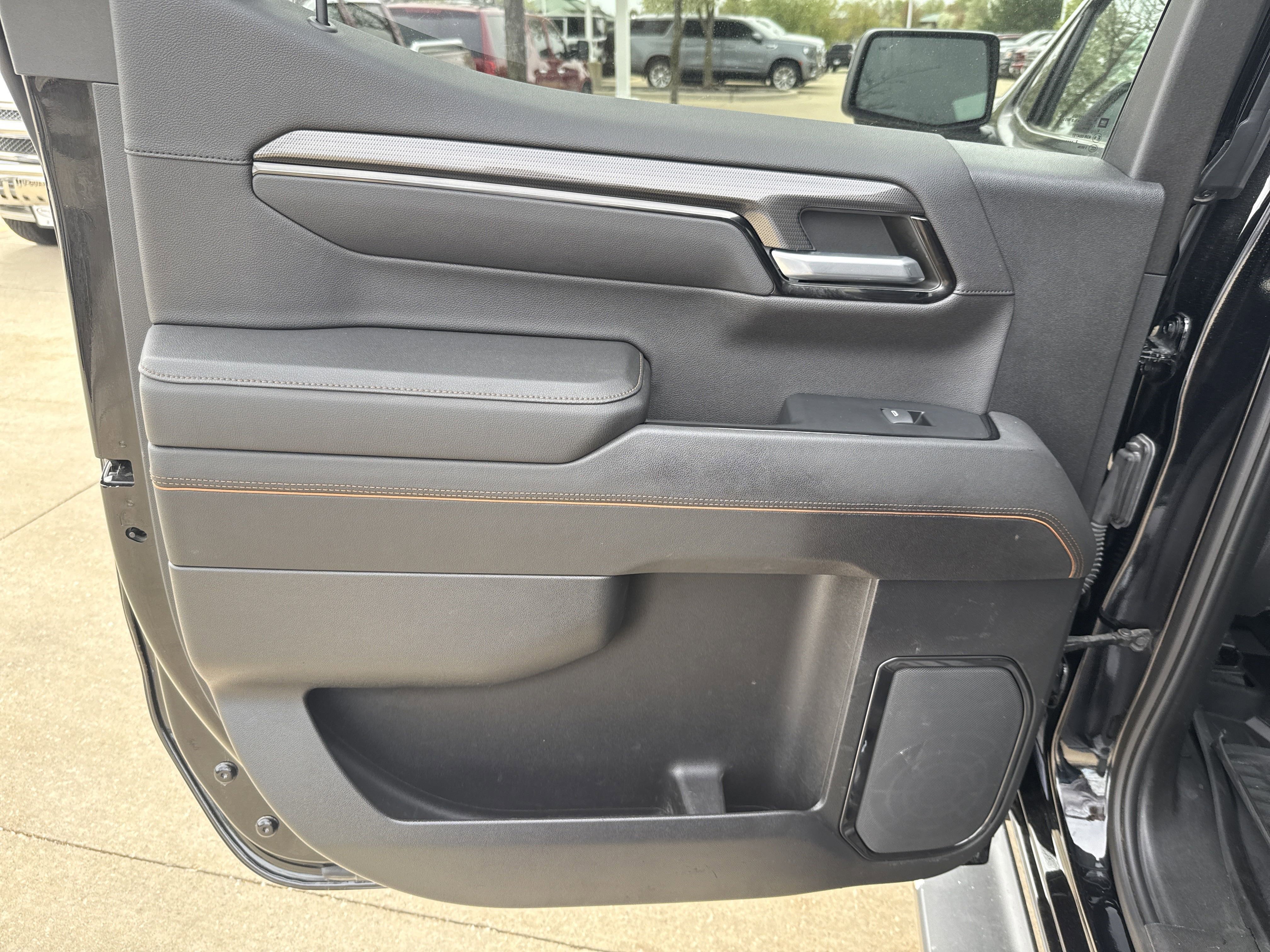 Used 2023 GMC Sierra 1500 AT4 w/ AT4 Premium Package AWD/4WD image 11