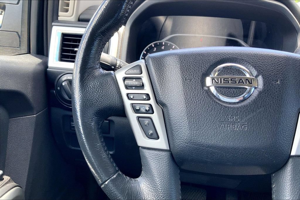 Used 2020 Nissan Titan SV w/ SV Convenience Package RWD image 16