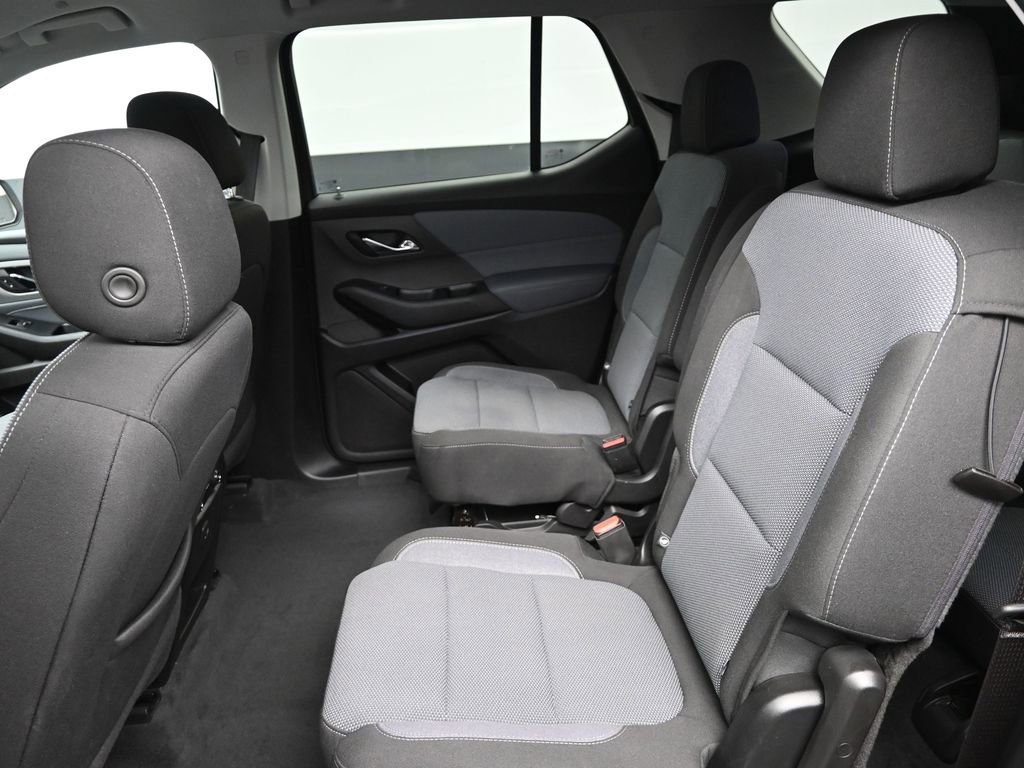 Used 2021 Chevrolet Traverse LT image 14