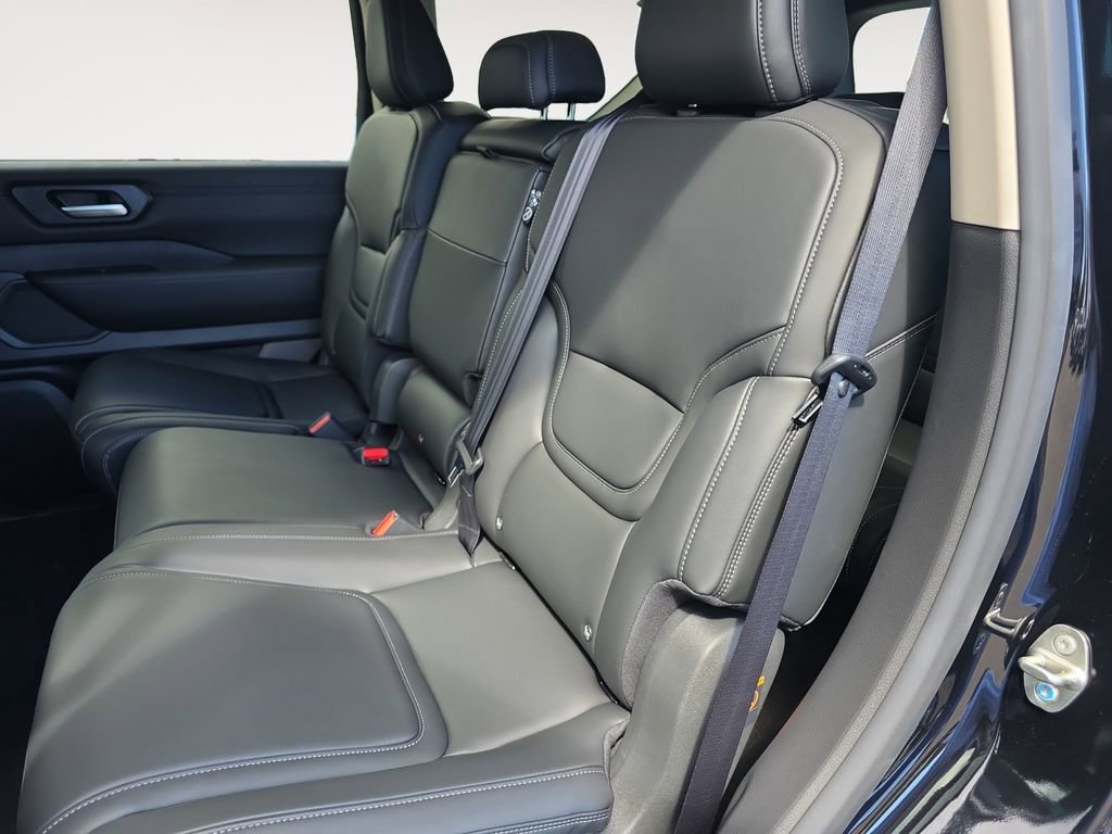 New 2026 Nissan Armada SV image 13