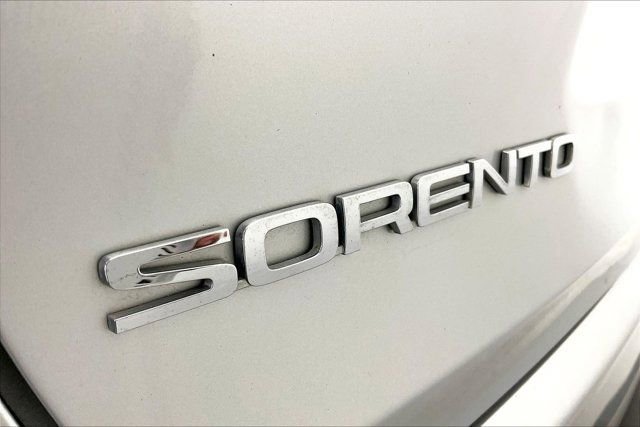 Used 2018 Kia Sorento L image 31