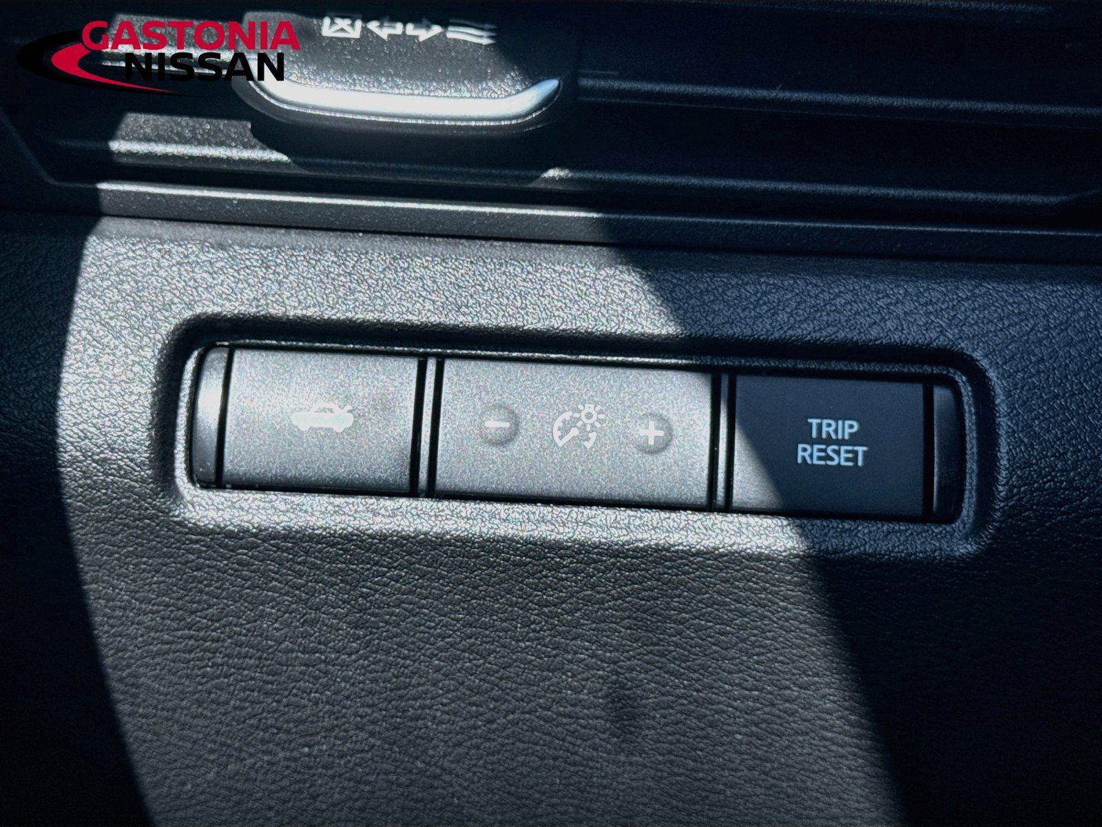 Used 2024 Nissan Altima 2.5 SV FWD image 13