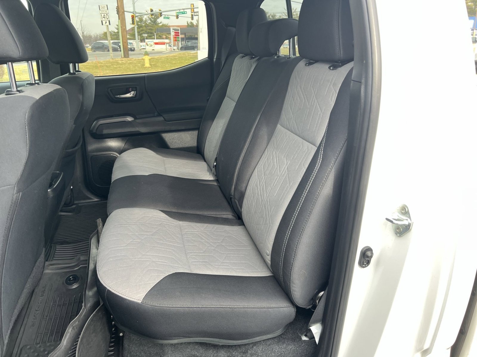 Used 2023 Toyota Tacoma TRD Off-Road image 23