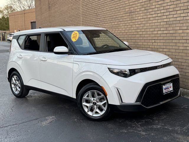 Used 2024 Kia Soul LX w/ Option Group 015 FWD image 5