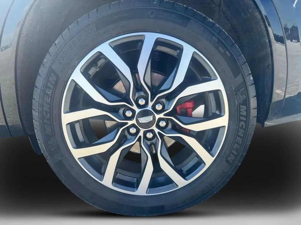 Used 2025 Cadillac XT6 Sport w/ Technology Package image 29